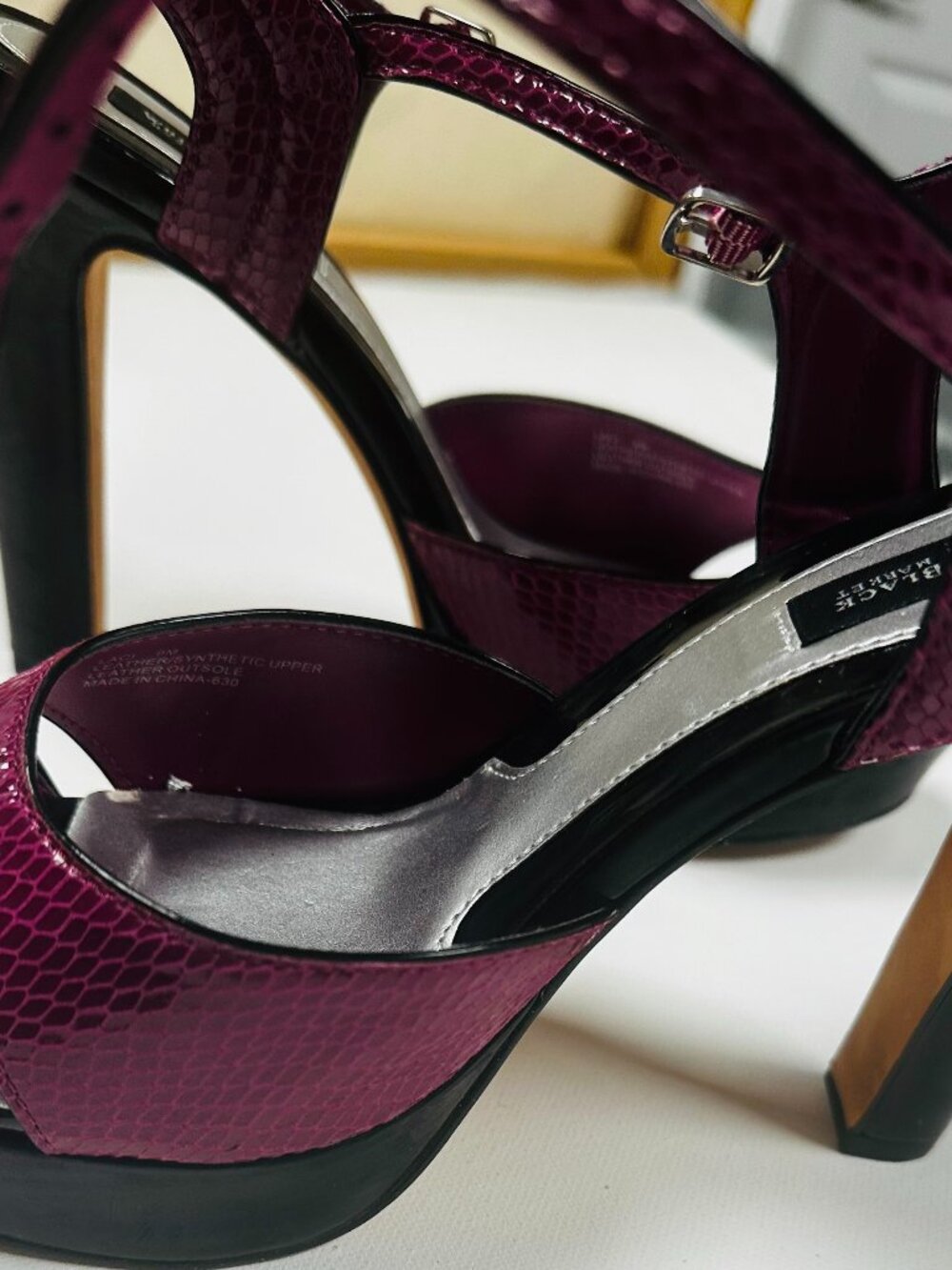 White House Black Market Burgundy Snakeskin Platform Heels Sandals Size 9M